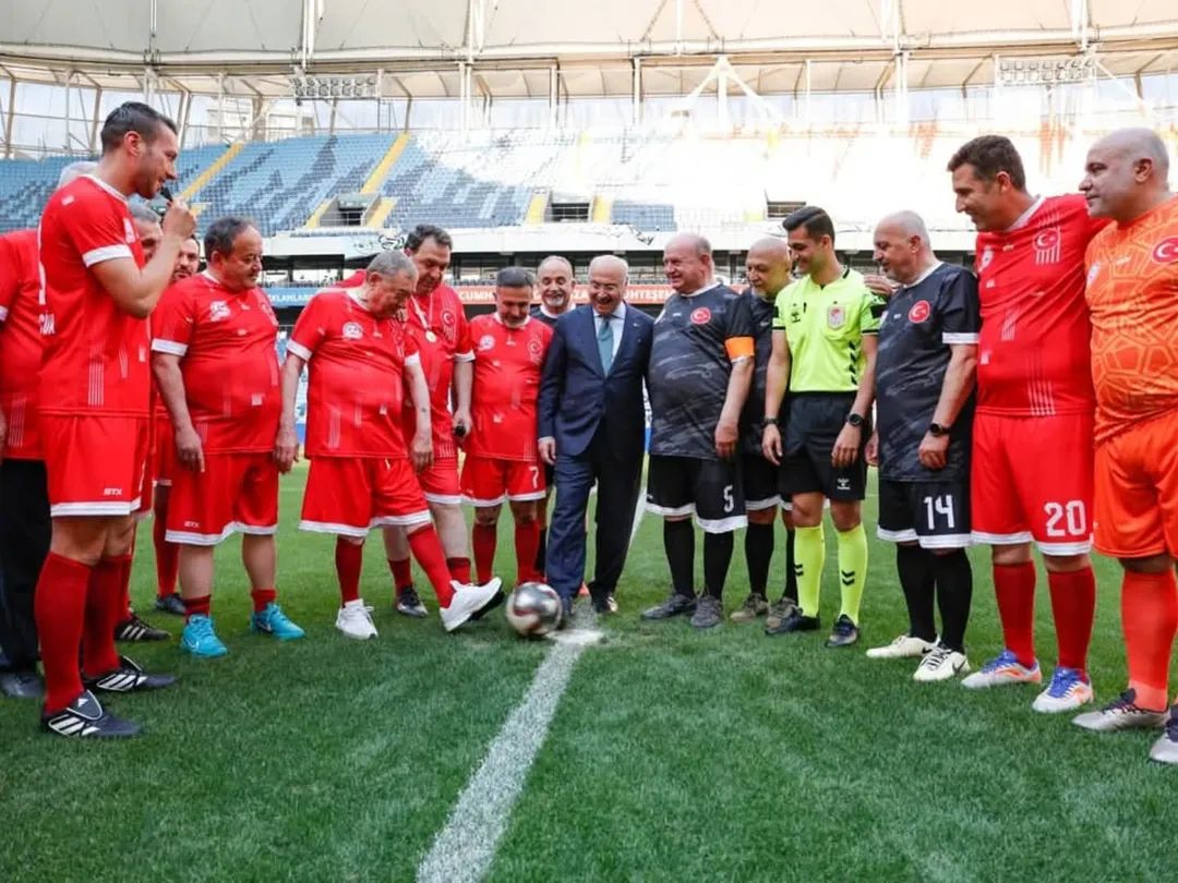 ADANA BÜROKRASİ İLE ADANA BASINI GÖSTERİ MAÇINDA BULUŞTU 